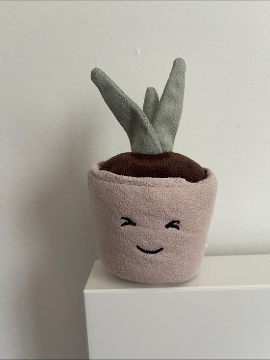 Jellycat Other - Jellycat laughing seedling